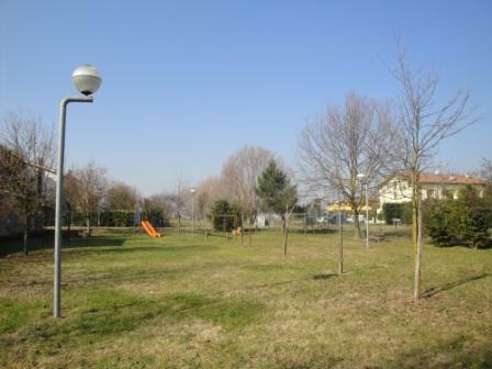 foto 25 - illuminazione parco giochi per bambini - via sebino